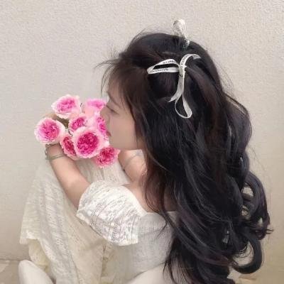 颁奖典礼后台实拍：当红小花隐婚生子传闻，公司火速否认